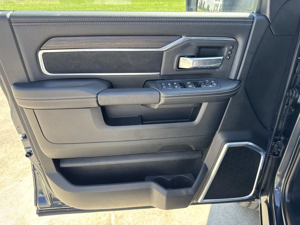 2026 RAM 2500 Laramie - Photo 37