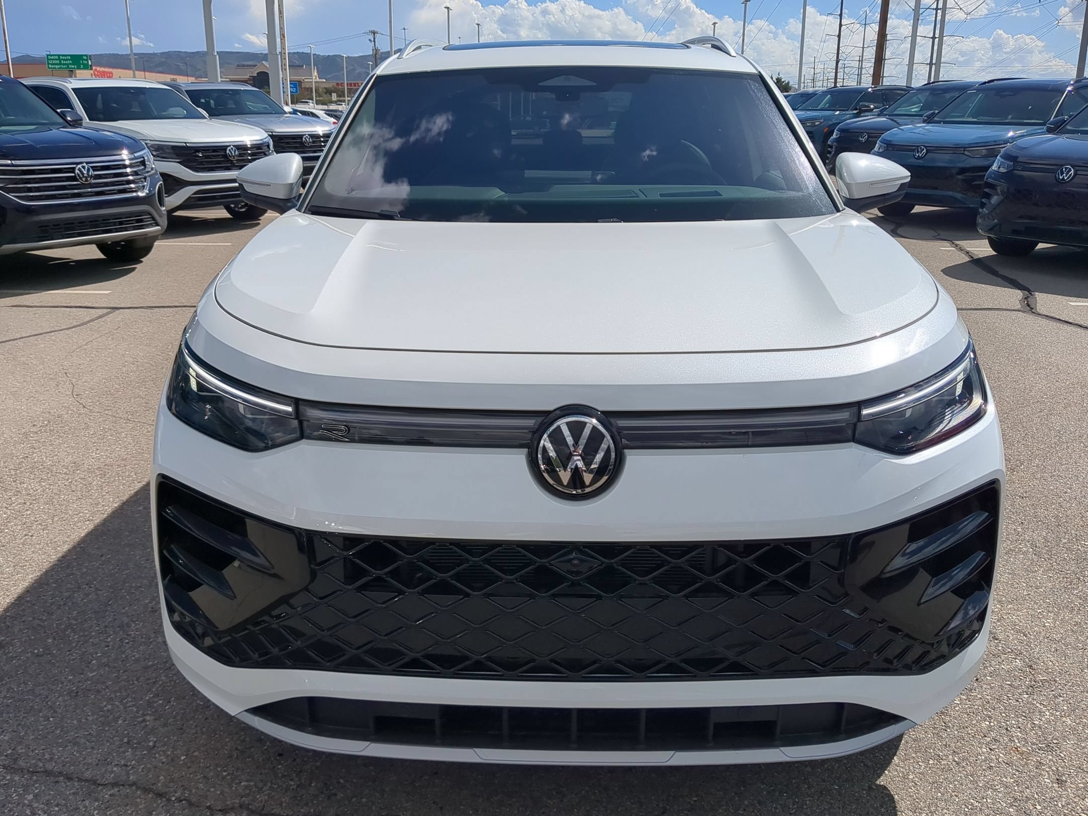 New 2026 Opal White Pearl Volkswagen SEL R-Line Turbo image 9