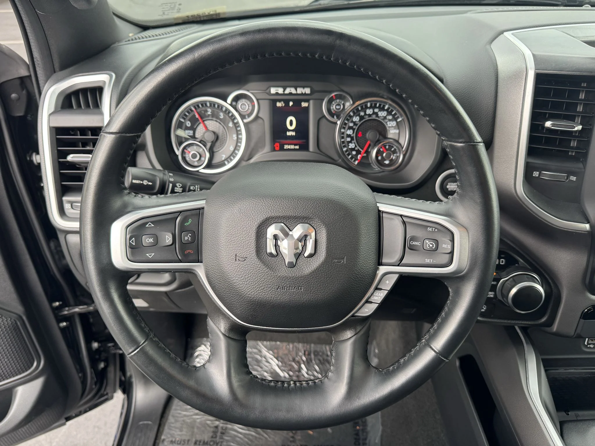 Used 2023 DIAMOND BLACK CRY Ram Big Horn image 17