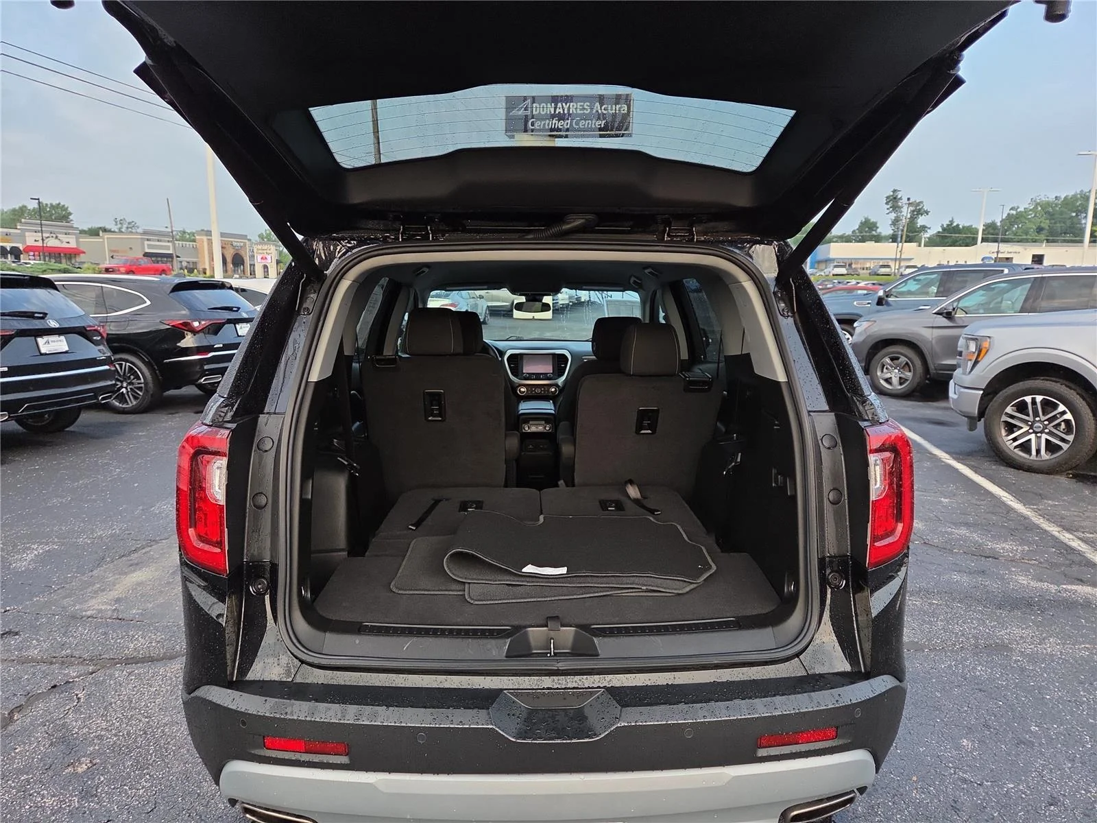 Used 2023 Ebony Twilight Metallic GMC SLE image 33
