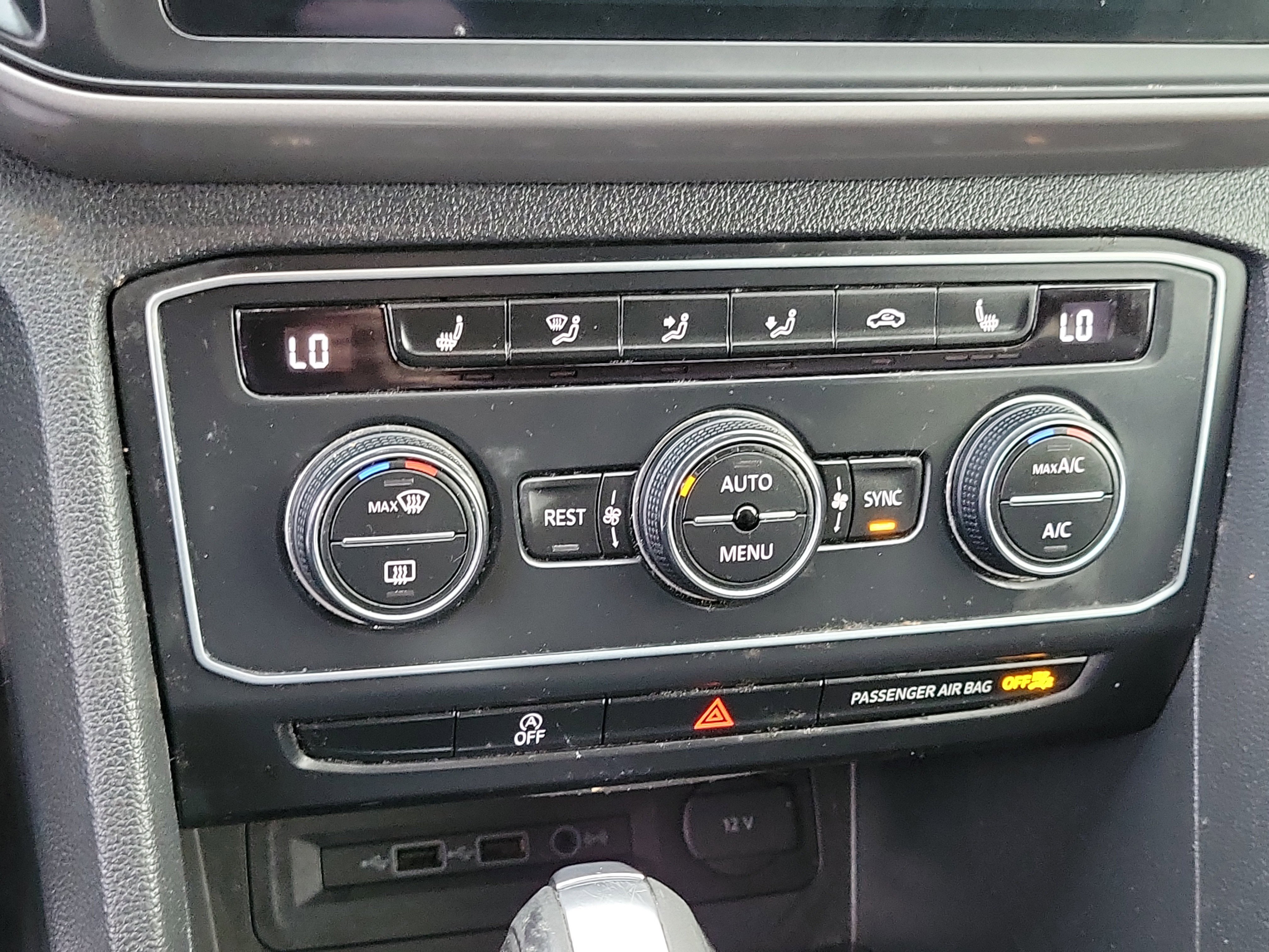 2021 Volkswagen Atlas SE w/Tech R-Line - Photo 14