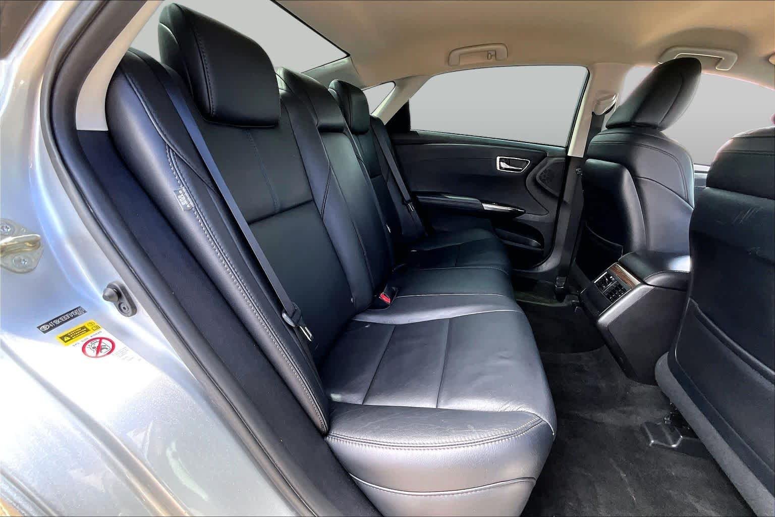 Used 2015 Celestial Silver Metallic Toyota XLE image 21
