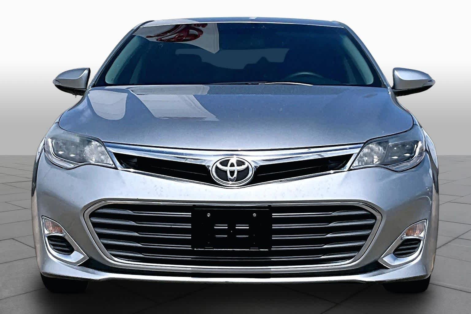 Used 2015 Celestial Silver Metallic Toyota XLE image 4