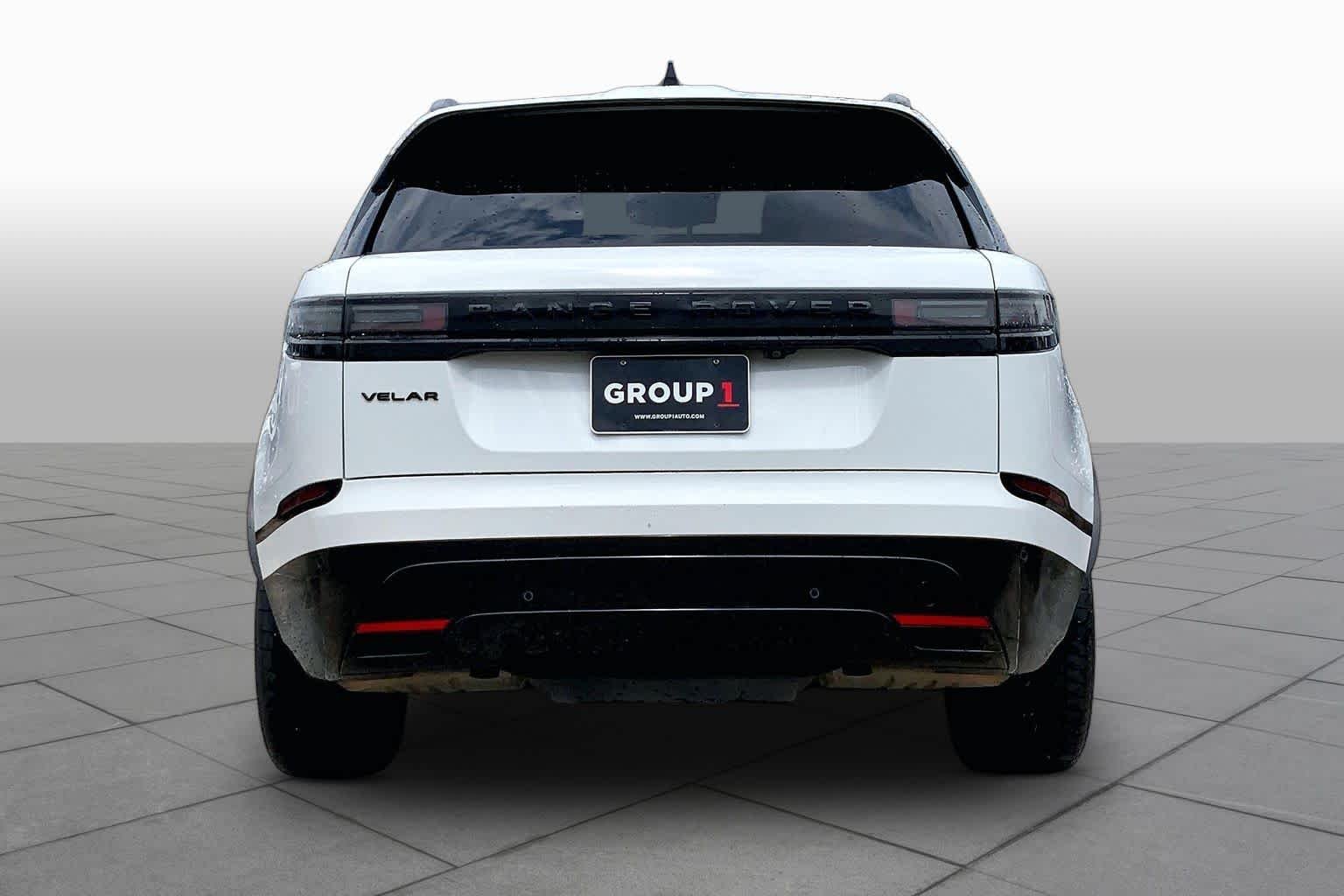 Used 2025 Fuji White Land Rover Dynamic SE image 5