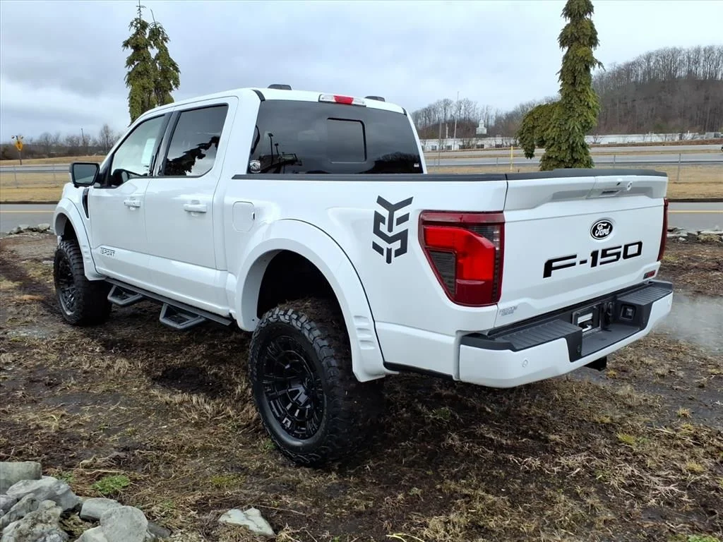 New 2026 Oxford White Ford XLT image 3