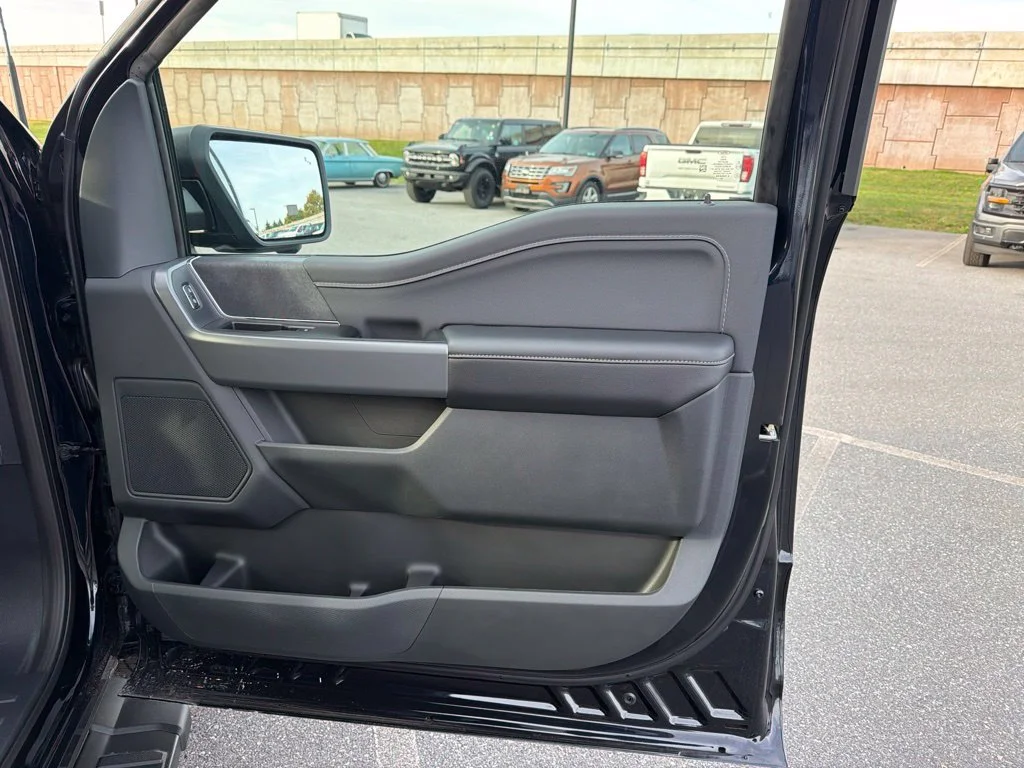 New 2026 Antimatter Blue Metallic Ford XLT image 32