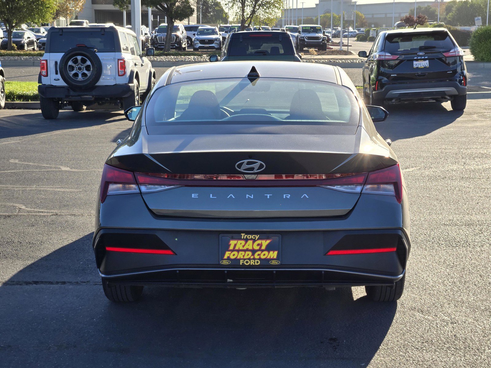 Used 2025 Amazon Gray Hyundai SE image 5