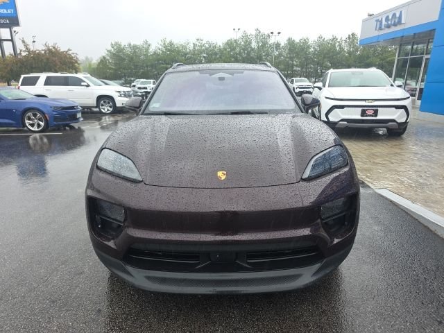 2025 Porsche Macan Macan 4 Electric's photo