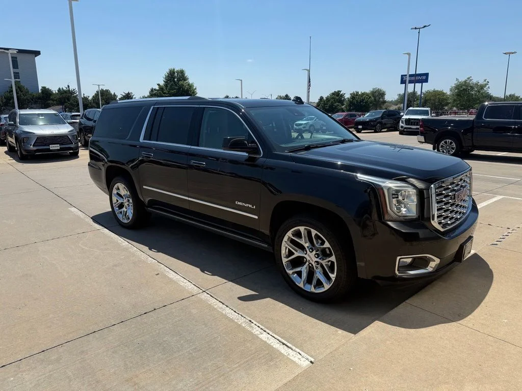 Used 2020 Black GMC Denali image 2