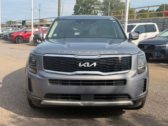 Certified Used 2022 Silver Kia LX image 5