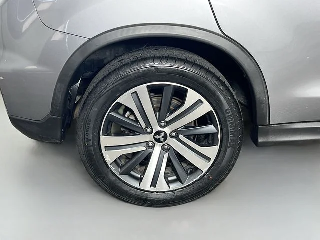 Used 2021 Gray Mitsubishi 2.0 SE image 35