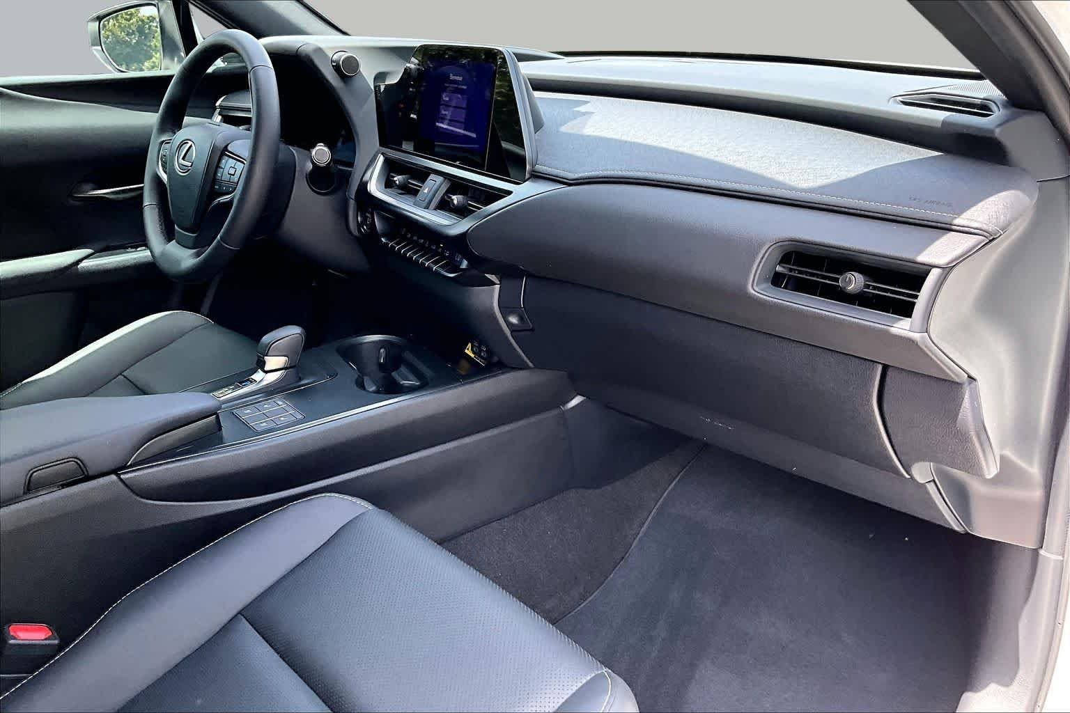 Used 2025 Ultra White with Obsidian Roof Lexus F SPORT Design image 19