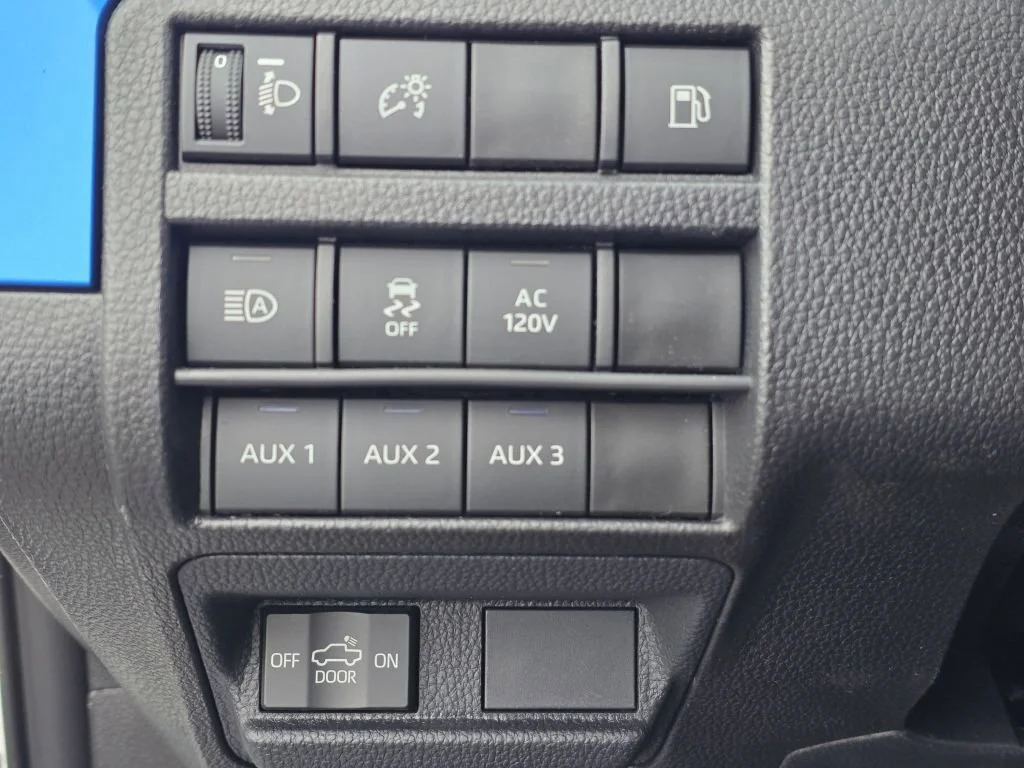 2025 Toyota Tacoma TRD Off Road - Photo 18