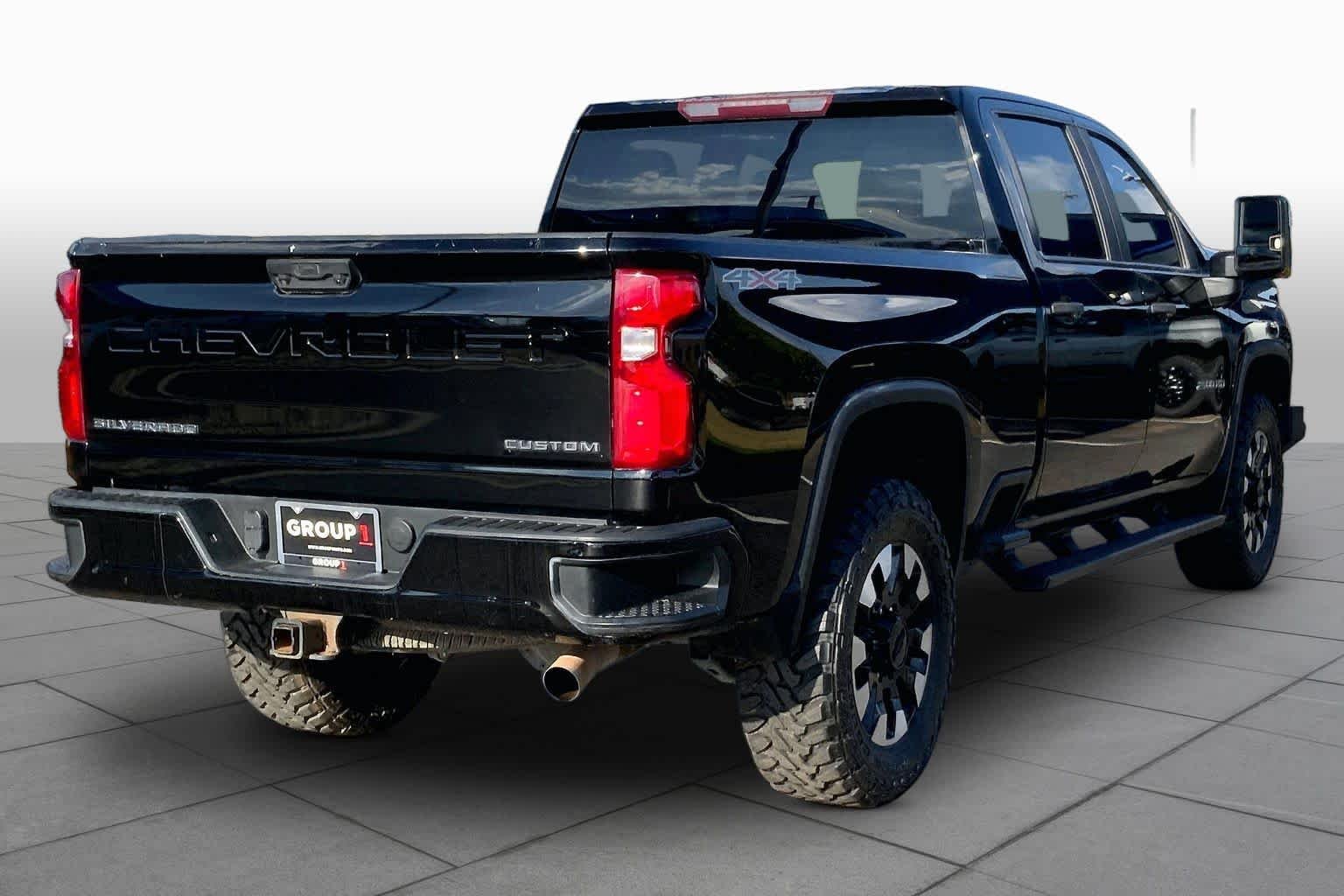 Used 2020 Black Chevrolet Custom image 13