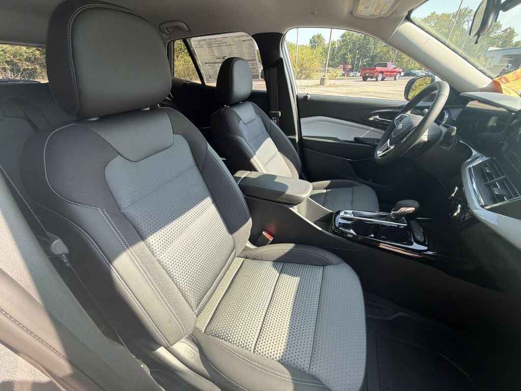 New 2026 Sterling Gray Metallic Chevrolet LT image 27