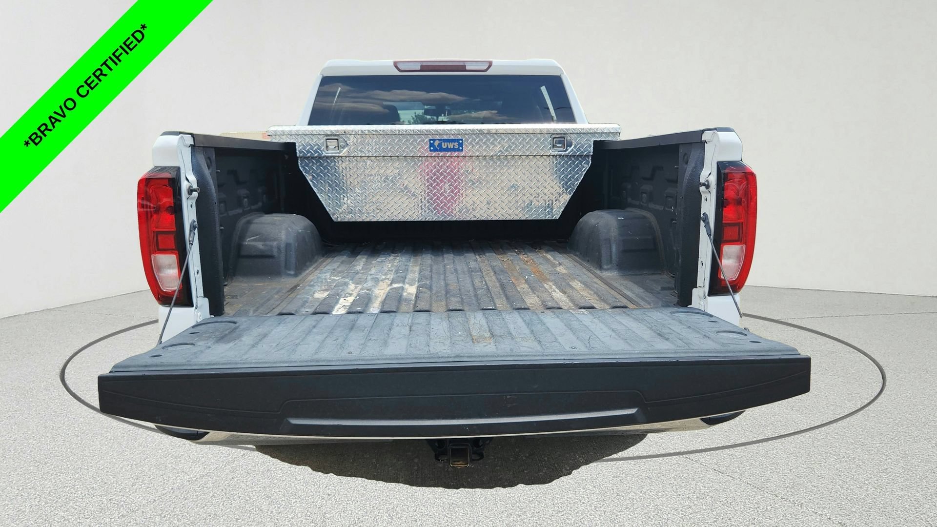 Used 2021 SUMMIT WHITE GMC SLE image 26