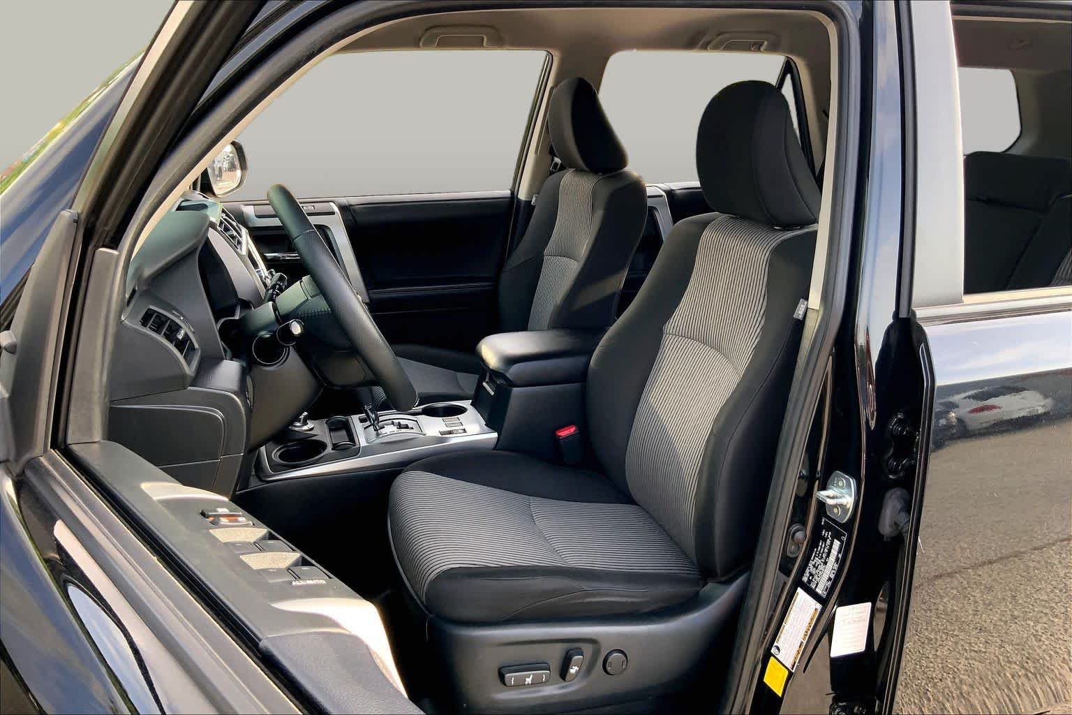 Used 2022 Midnight Black Metallic Toyota SR5 image 8