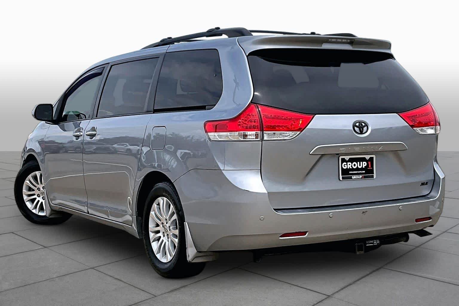 Used 2013 Silver Sky Metallic Toyota XLE image 10