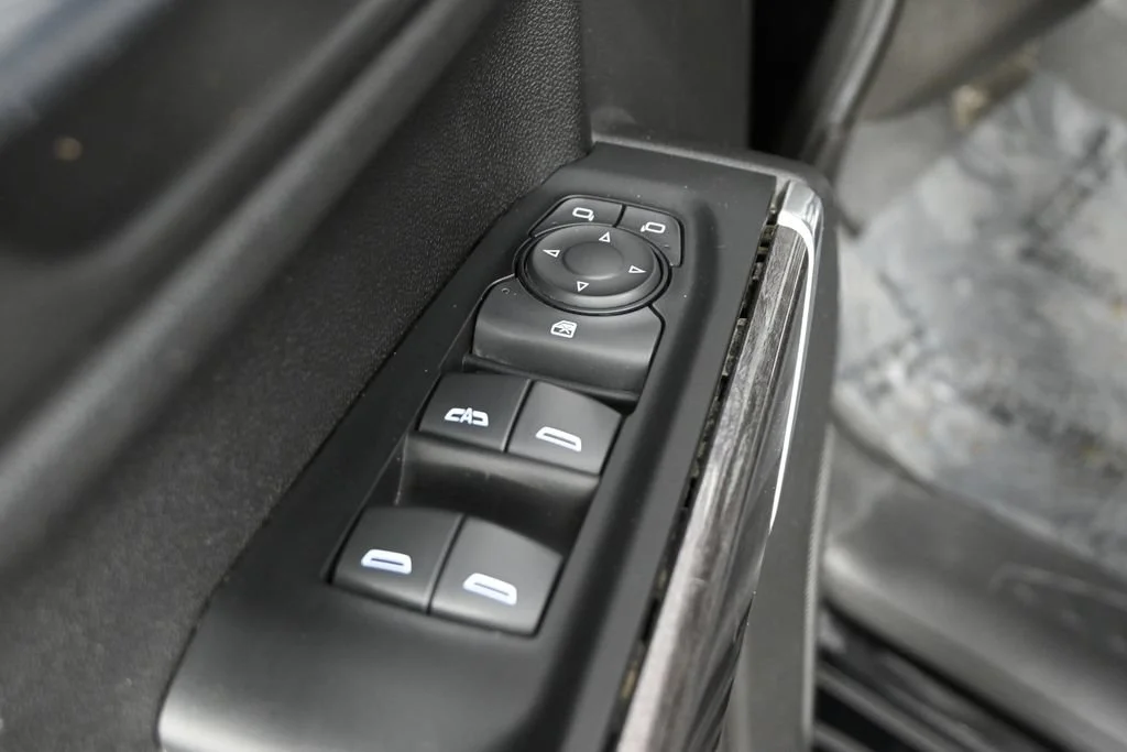 Used 2019 BLACK Chevrolet Custom Trail Boss image 19