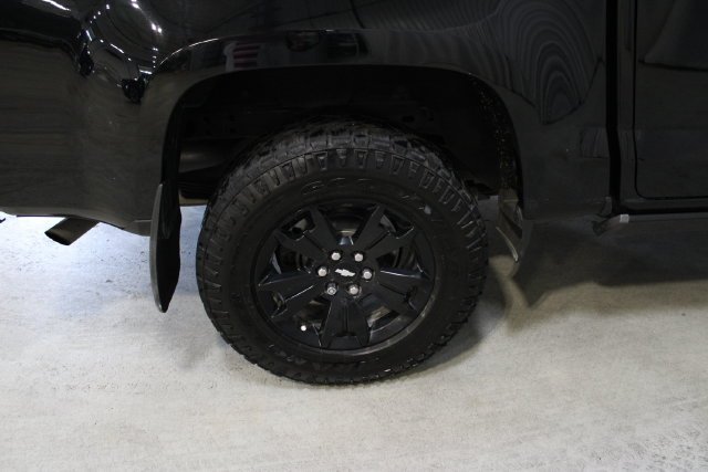Used 2018 BLACK Chevrolet 4WD Z71 image 35
