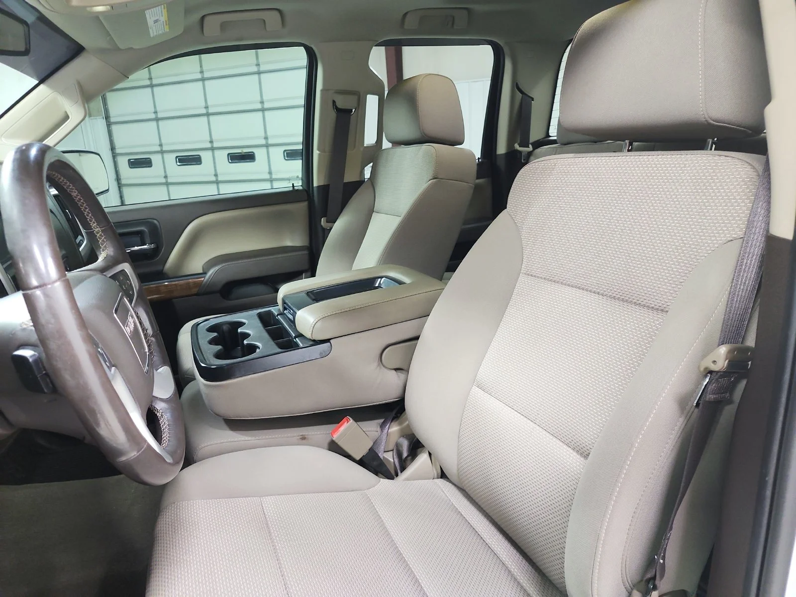 Used 2017 White GMC SLE image 10
