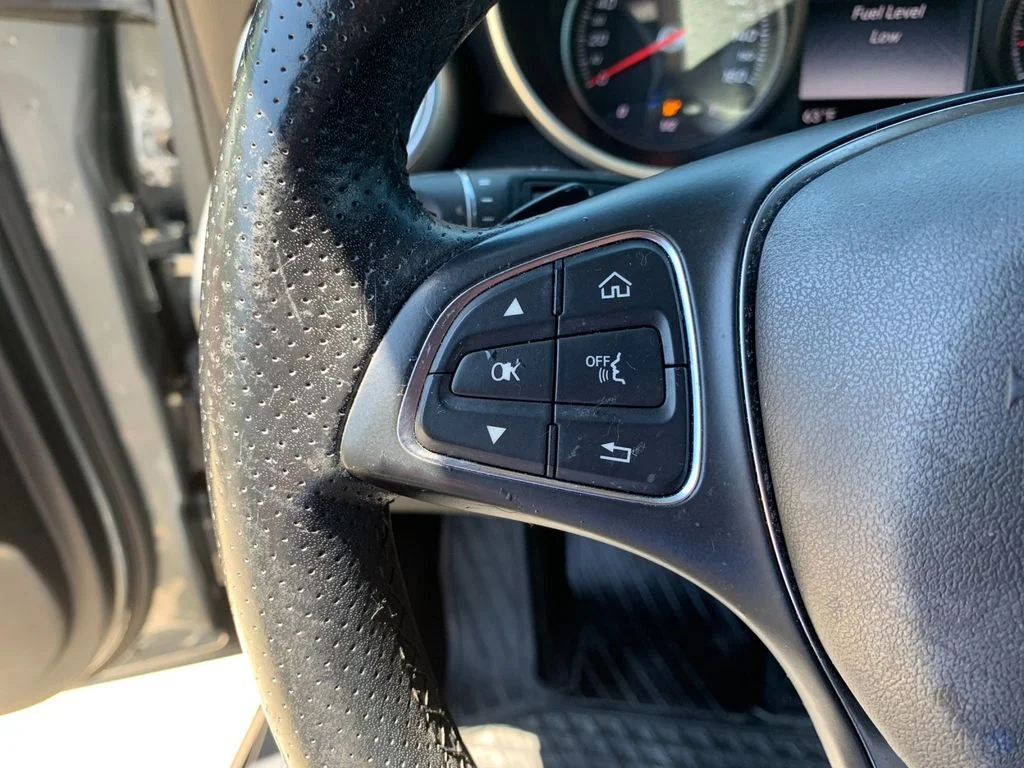 Used 2017 Gray Mercedes-Benz GLC 300 image 29