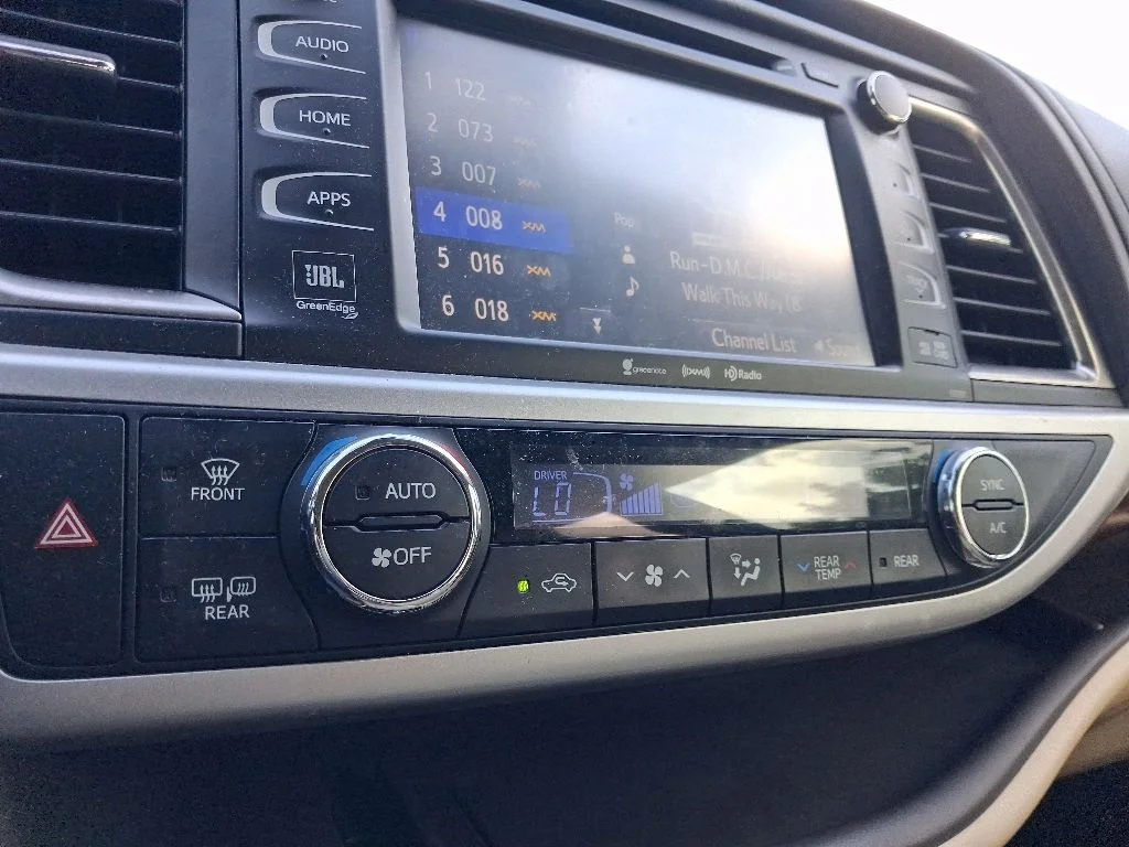 Used 2019 Gray Toyota Limited image 28
