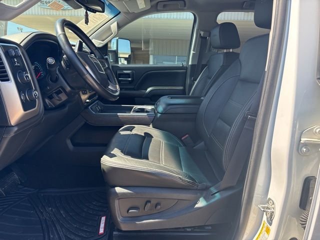 Used 2017 White GMC Denali image 21