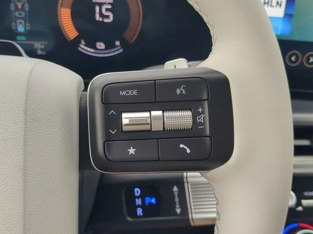 New 2025 Black Hyundai SEL image 25