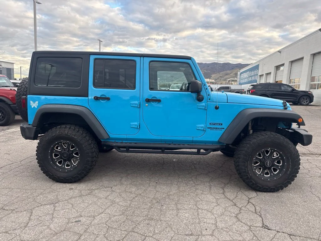 Certified Used 2017 Chief Clearcoat Jeep Unlimited Sport image 5