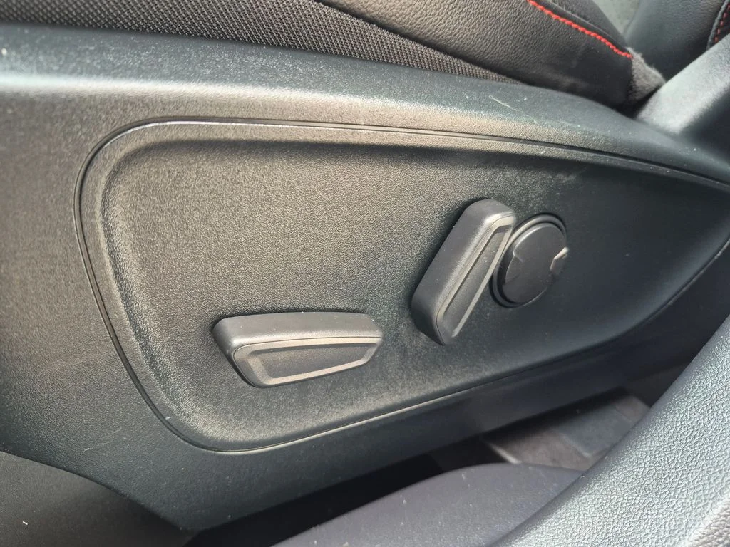 Used 2022 Silver Metallic Ford SEL image 16
