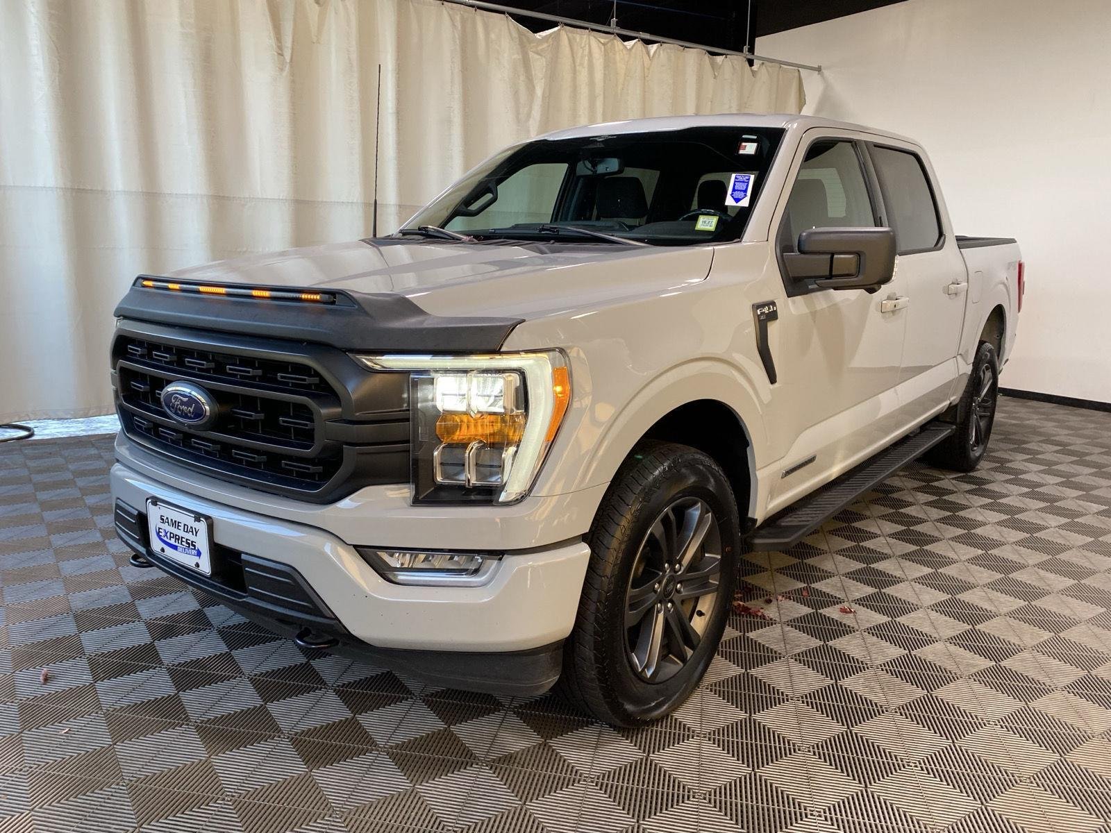 Used 2023 Avalanche Gray Ford XLT image 4