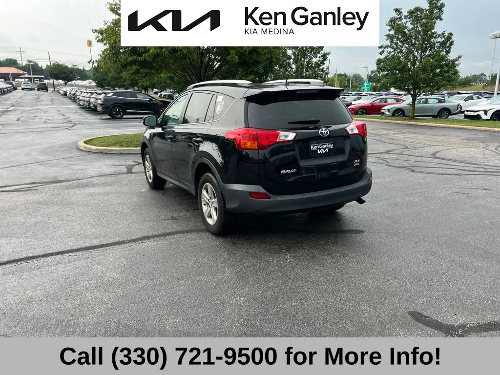 Used 2015 Black Toyota XLE image 7