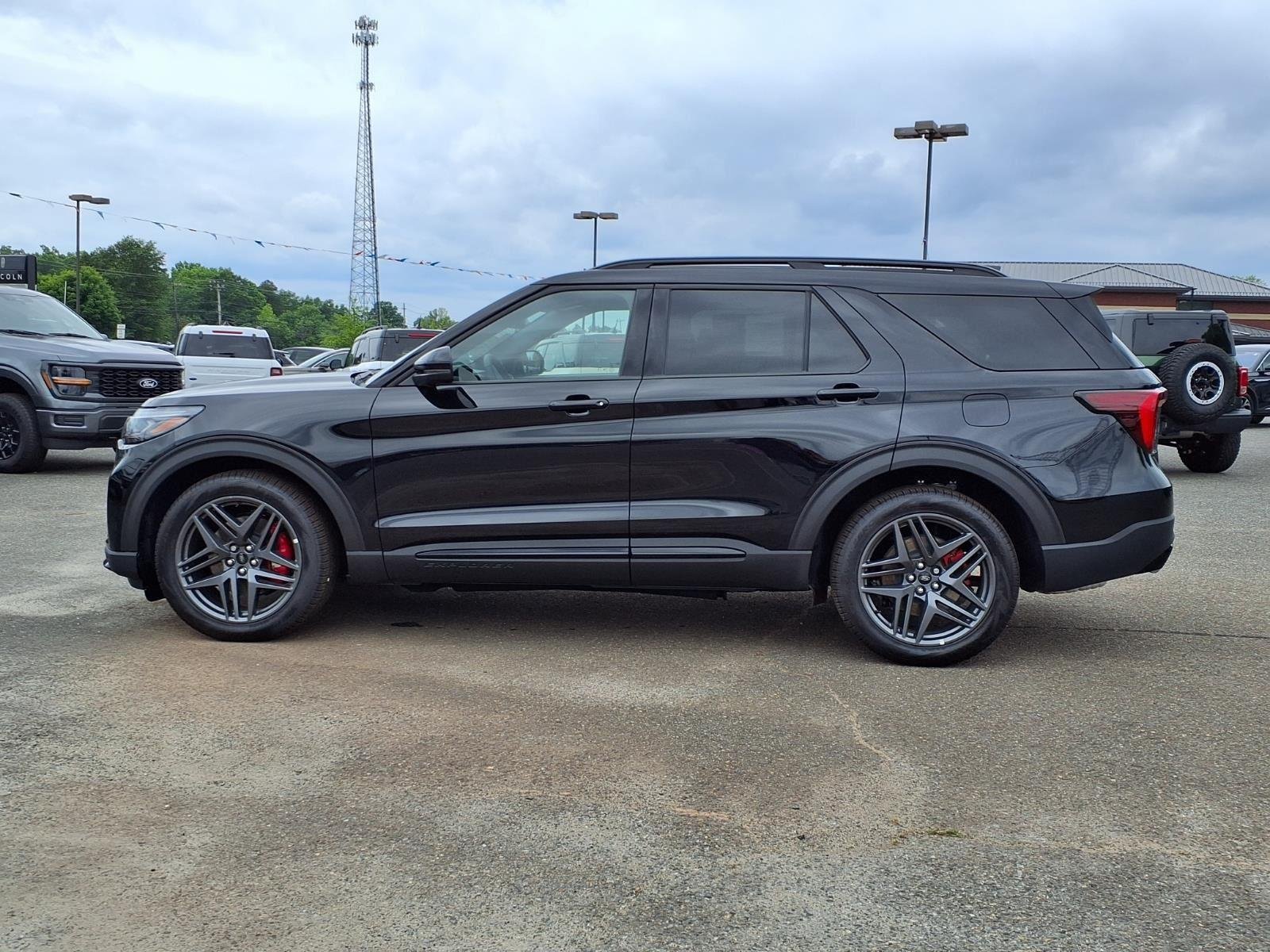 New 2026 Agate Black Metallic Ford ST image 3