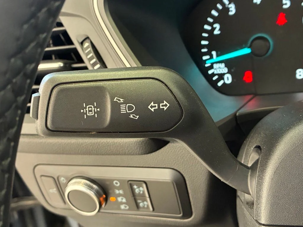 Used 2022 Blue Ford SE image 25