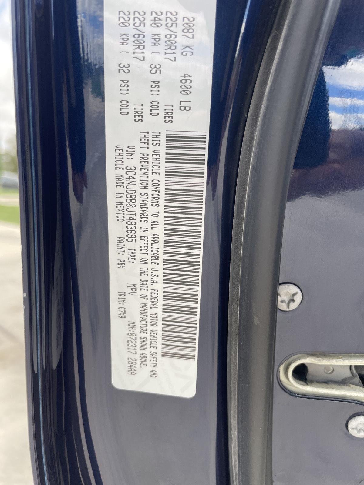 Used 2018 Jazz Blue Pearlcoat Jeep Latitude image 30