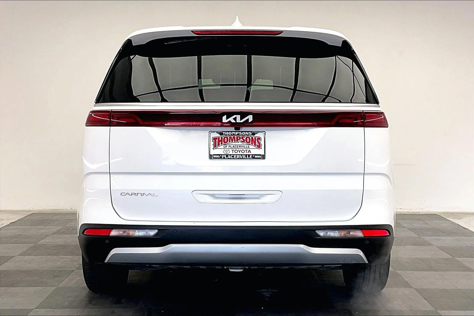 Used 2024 Snow White Pearl Kia EX image 3
