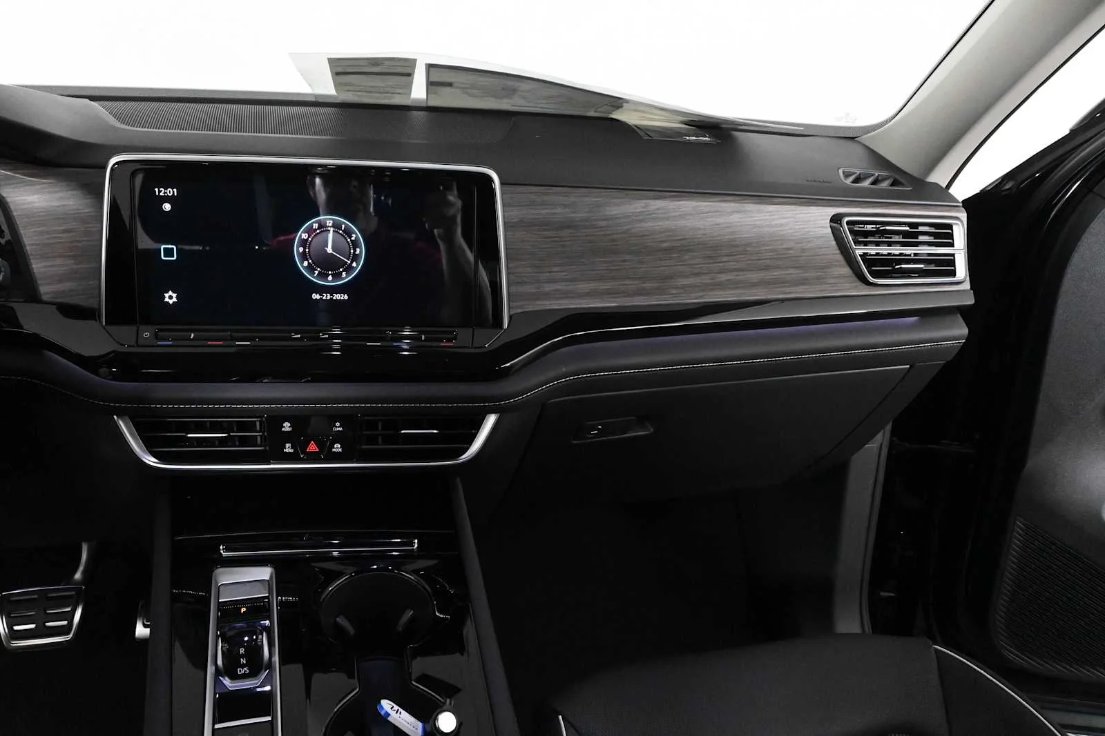 New 2026 Deep Black Pearl Volkswagen 2.0T SEL Premium R-Line image 19