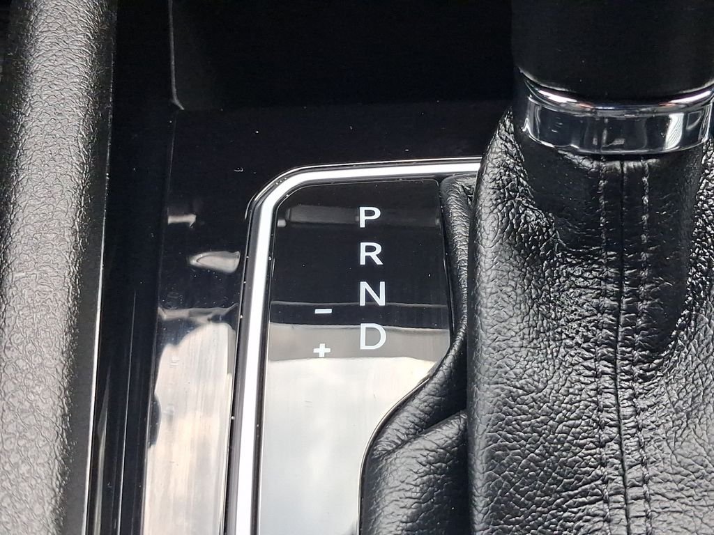 Used 2025 Silver Jeep Latitude image 17