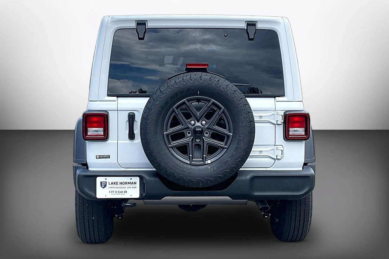 New 2026 Bright White Clear-Coat Exterior Paint Jeep Sport S image 7