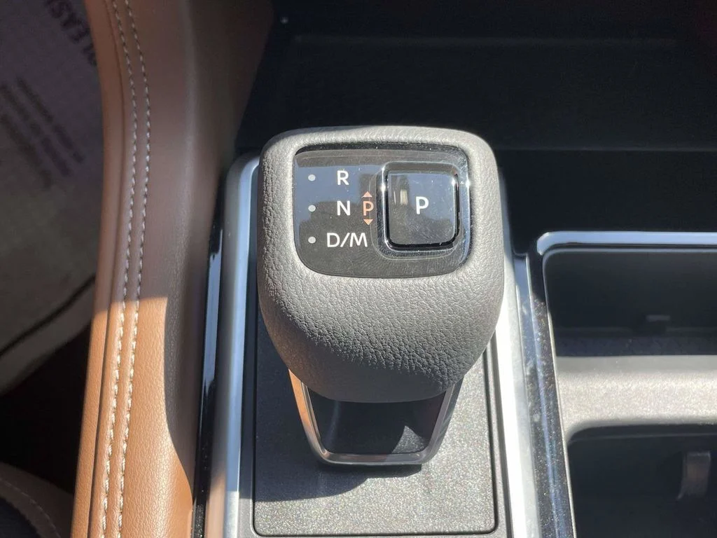 Used 2024 Gray Nissan Platinum image 17