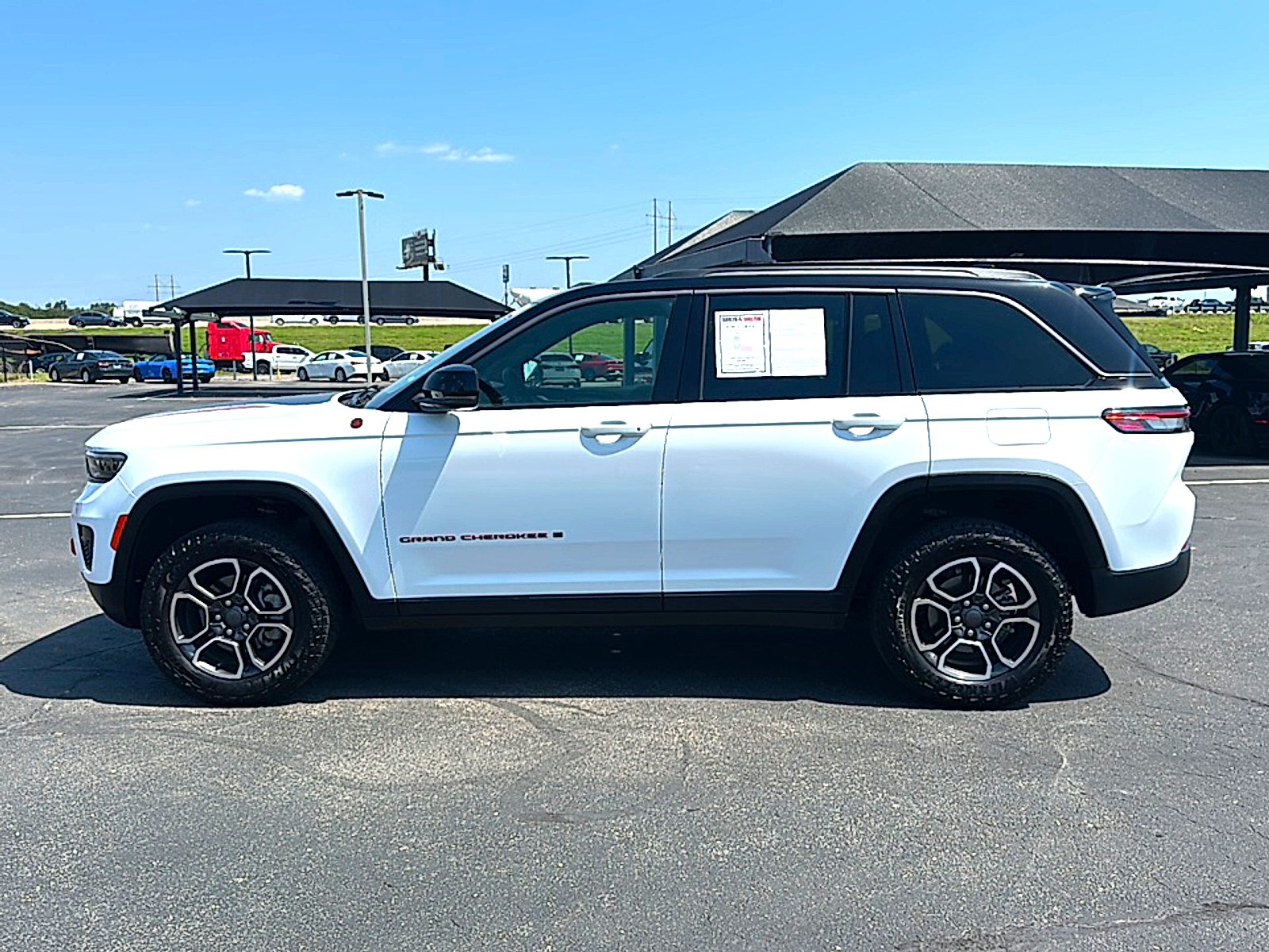 Used 2022 Bright White Clearcoat Jeep Trailhawk 4x4 image 5
