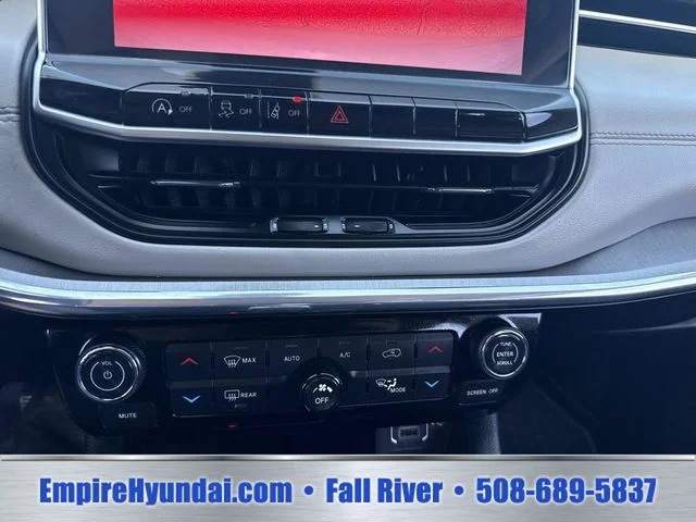 Used 2022 Gray Jeep Limited image 24