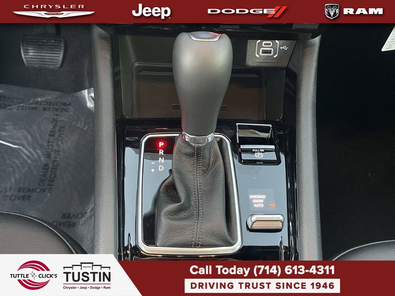 New 2026 Diamond Black Crystal Pearlcoat Jeep Latitude image 19