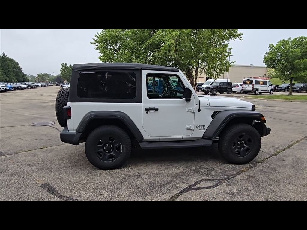 Used 2018 White Jeep Sport image 8