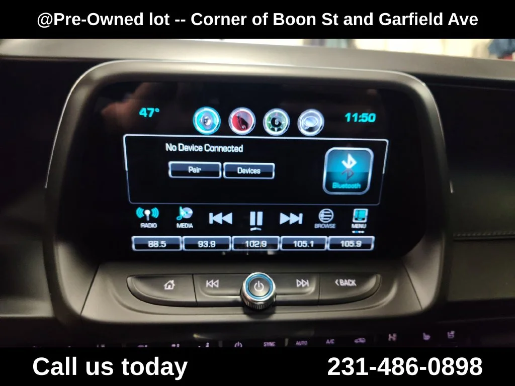 Used 2016  Chevrolet 2LT image 23
