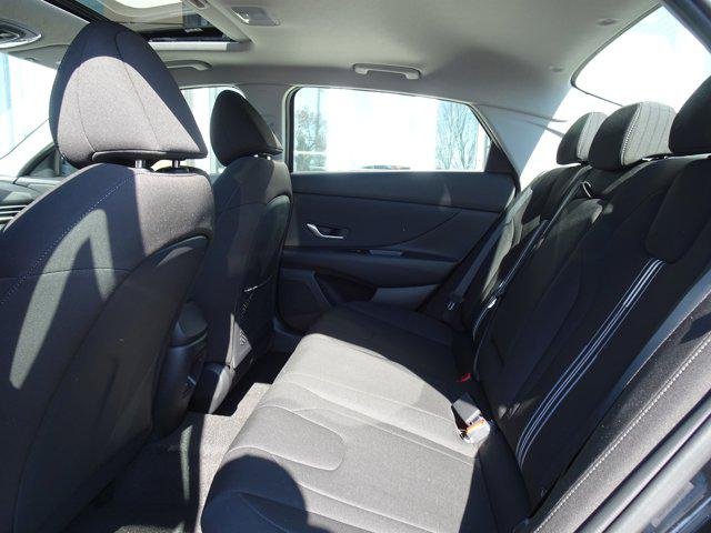 2025 Hyundai Elantra SEL - Photo 11