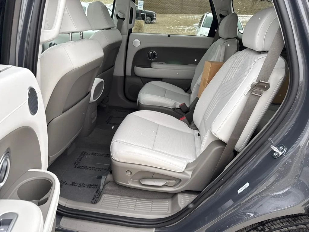 New 2026 Gray Hyundai SEL Premium image 25