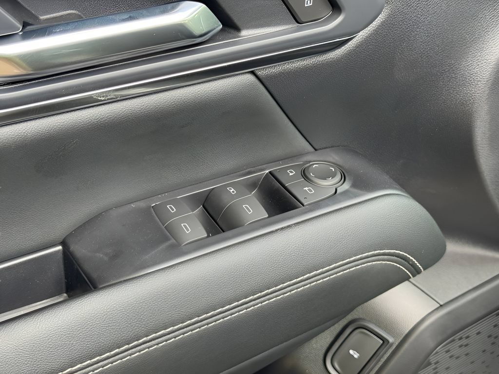 New 2026 Sterling Metallic GMC Elevation image 10