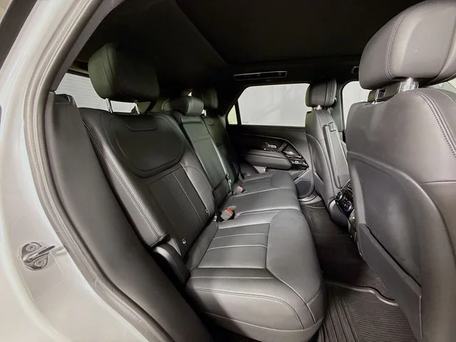 Used 2024 White Land Rover Dynamic SE image 29
